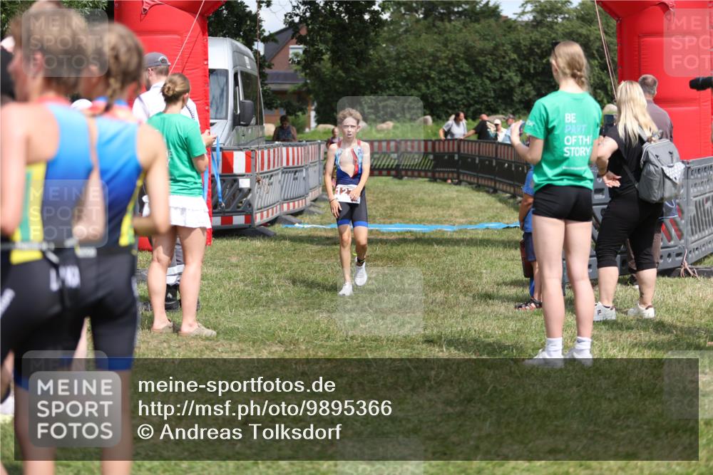 21.06.2026 - 29. Vierlanden-Triathlon Andreas Tolksdorf http://msf.ph/oto/9895366 21.06.2026 15:15:56 Ziel 1274, 1339, 1347, 1274, 1339, 1347 meine-sportfotos.de