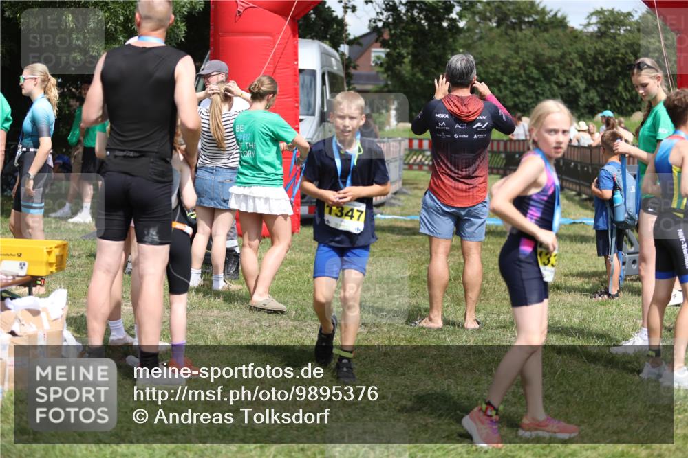21.06.2026 - 29. Vierlanden-Triathlon Andreas Tolksdorf http://msf.ph/oto/9895376 21.06.2026 15:16:12 Ziel 247, 247 meine-sportfotos.de