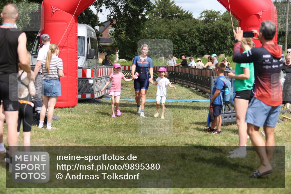 21.06.2026 - 29. Vierlanden-Triathlon Andreas Tolksdorf http://msf.ph/oto/9895380 21.06.2026 15:16:23 Ziel 247, 247 meine-sportfotos.de