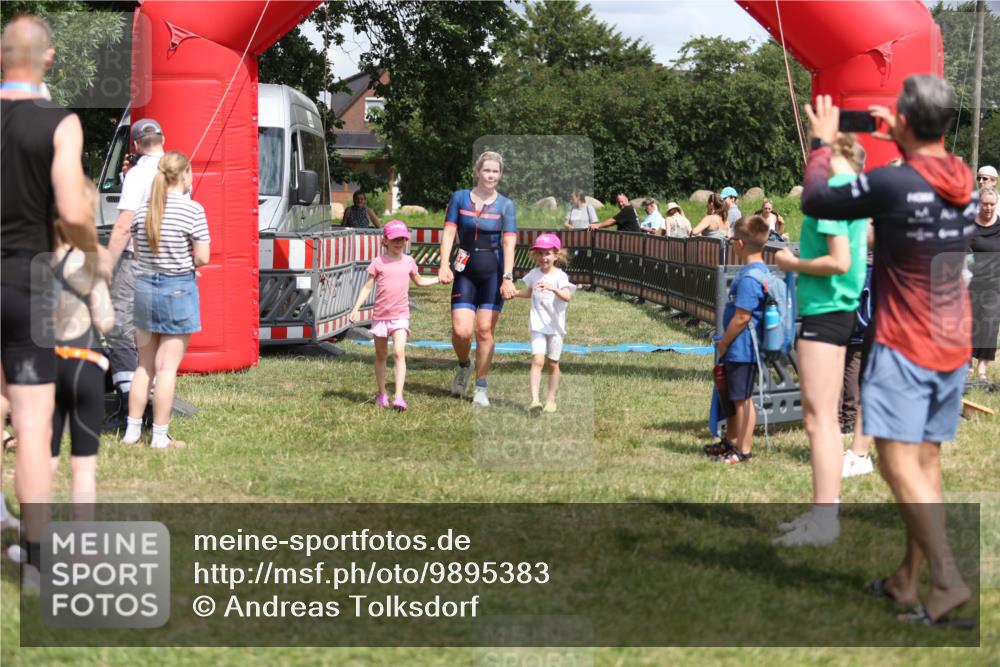 21.06.2026 - 29. Vierlanden-Triathlon Andreas Tolksdorf http://msf.ph/oto/9895383 21.06.2026 15:16:23 Ziel 247, 247 meine-sportfotos.de