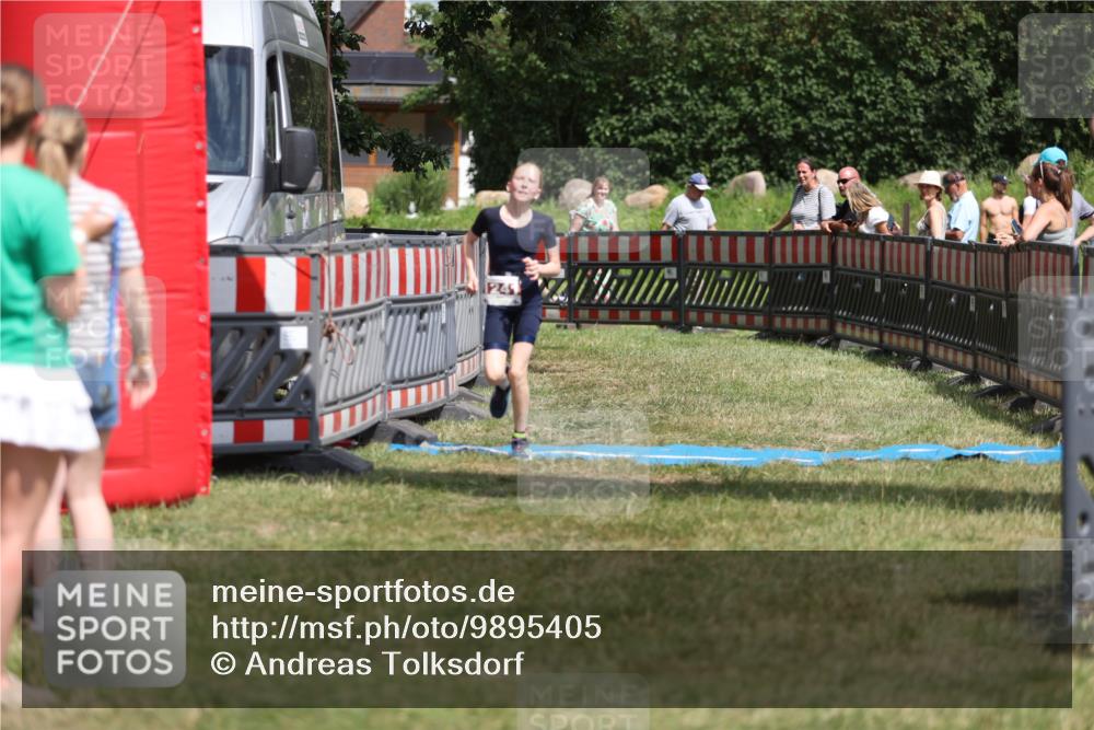 21.06.2026 - 29. Vierlanden-Triathlon Andreas Tolksdorf http://msf.ph/oto/9895405 21.06.2026 15:17:24 Ziel 1241, 1316, 1241, 1316 meine-sportfotos.de