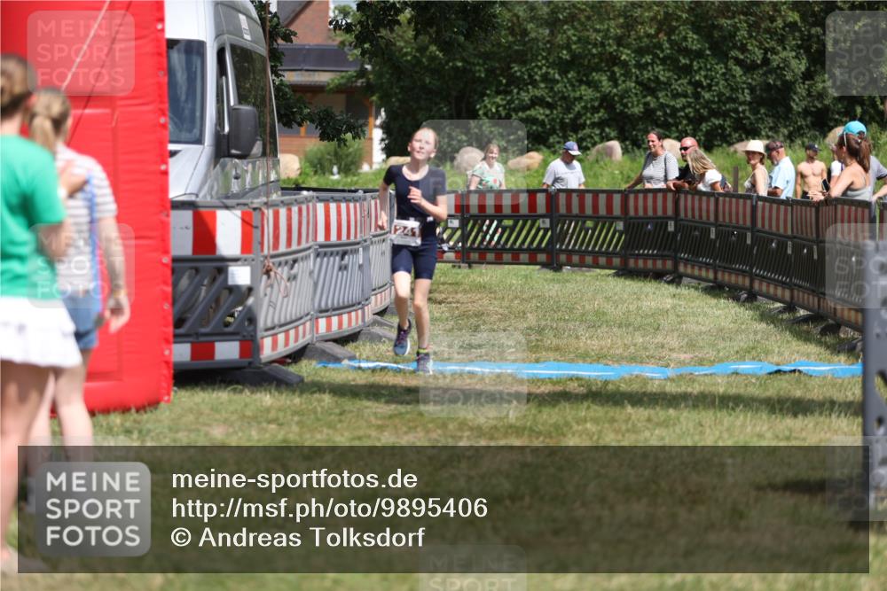 21.06.2026 - 29. Vierlanden-Triathlon Andreas Tolksdorf http://msf.ph/oto/9895406 21.06.2026 15:17:24 Ziel 1241, 1316, 1241, 1316 meine-sportfotos.de