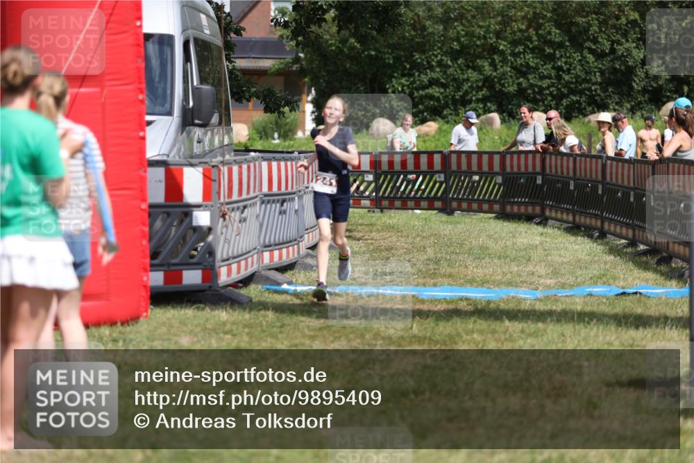 21.06.2026 - 29. Vierlanden-Triathlon Andreas Tolksdorf http://msf.ph/oto/9895409 21.06.2026 15:17:24 Ziel 1241, 1316, 1241, 1316 meine-sportfotos.de