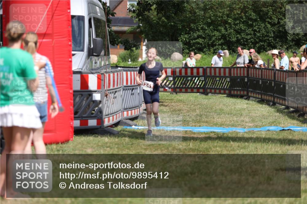 21.06.2026 - 29. Vierlanden-Triathlon Andreas Tolksdorf http://msf.ph/oto/9895412 21.06.2026 15:17:24 Ziel 1241, 1316, 1241, 1316 meine-sportfotos.de