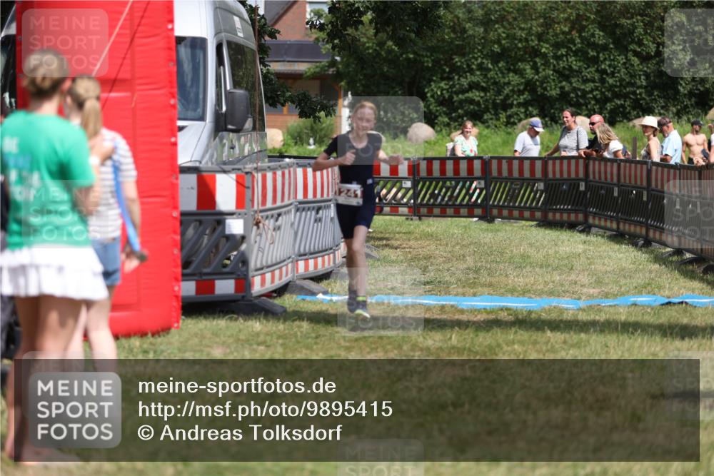 21.06.2026 - 29. Vierlanden-Triathlon Andreas Tolksdorf http://msf.ph/oto/9895415 21.06.2026 15:17:24 Ziel 1241, 1316, 1241, 1316 meine-sportfotos.de