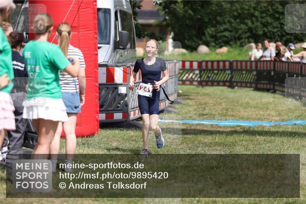 21.06.2026 - 29. Vierlanden-Triathlon Andreas Tolksdorf http://msf.ph/oto/9895420 21.06.2026 15:17:25 Ziel 1241, 1316, 1241, 1316 meine-sportfotos.de