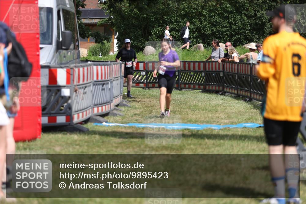 21.06.2026 - 29. Vierlanden-Triathlon Andreas Tolksdorf http://msf.ph/oto/9895423 21.06.2026 15:17:32 Ziel 230, 1316, 230, 1316 meine-sportfotos.de