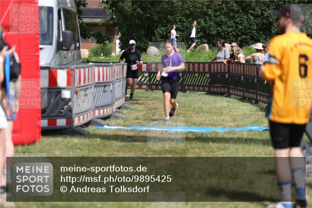 21.06.2026 - 29. Vierlanden-Triathlon Andreas Tolksdorf http://msf.ph/oto/9895425 21.06.2026 15:17:32 Ziel 230, 1316, 230, 1316 meine-sportfotos.de
