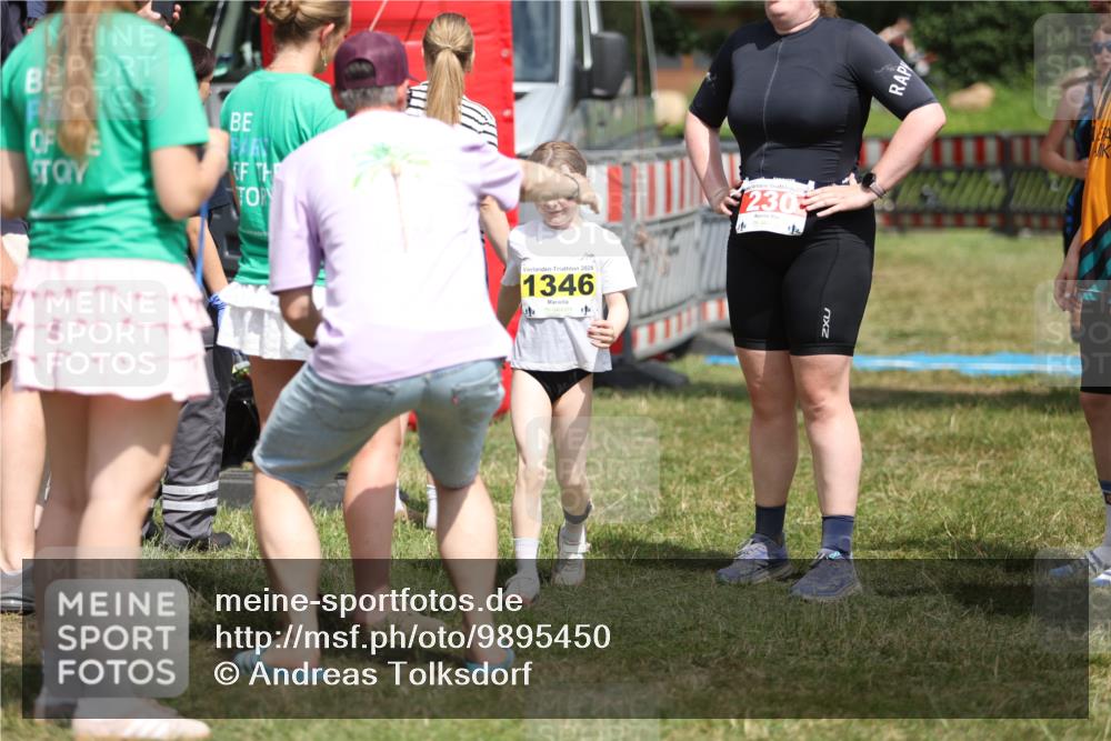 21.06.2026 - 29. Vierlanden-Triathlon Andreas Tolksdorf http://msf.ph/oto/9895450 21.06.2026 15:17:55 Ziel 1238, 1242, 1277, 1279, 1346, 1238, 1242, 1277, 1279, 1346 meine-sportfotos.de