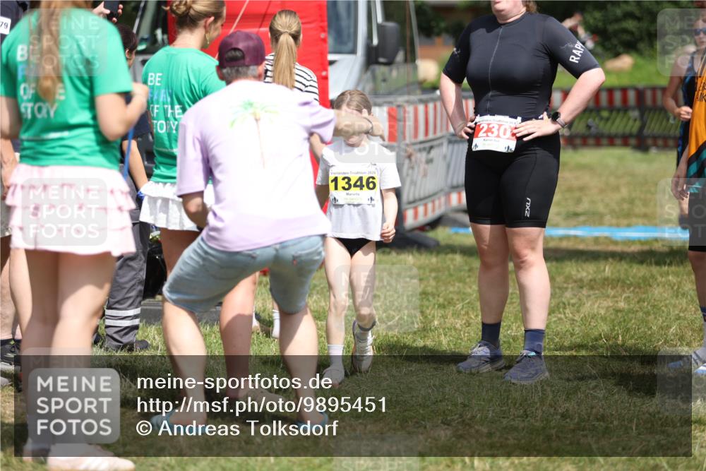 21.06.2026 - 29. Vierlanden-Triathlon Andreas Tolksdorf http://msf.ph/oto/9895451 21.06.2026 15:17:55 Ziel 1238, 1242, 1277, 1279, 1346, 1238, 1242, 1277, 1279, 1346 meine-sportfotos.de