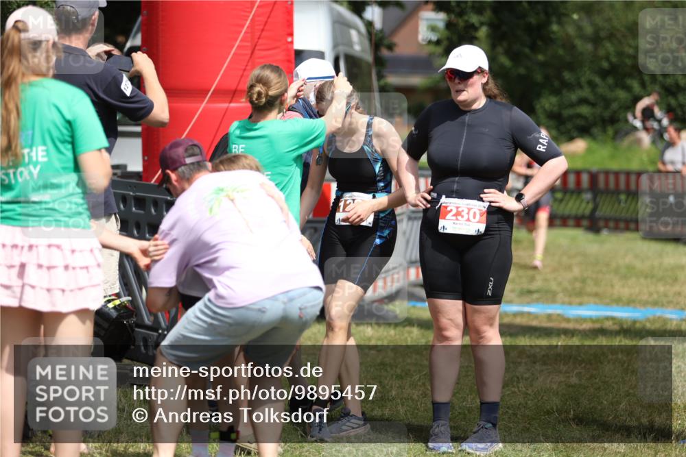 21.06.2026 - 29. Vierlanden-Triathlon Andreas Tolksdorf http://msf.ph/oto/9895457 21.06.2026 15:17:58 Ziel 1238, 1242, 1277, 1279, 1346, 1238, 1242, 1277, 1279, 1346 meine-sportfotos.de