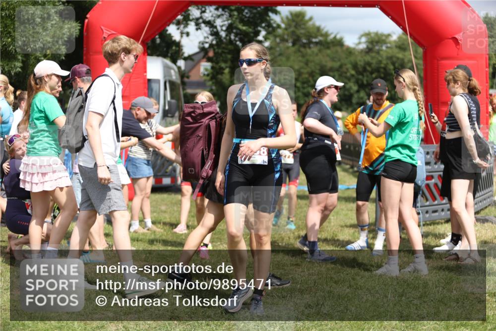 21.06.2026 - 29. Vierlanden-Triathlon Andreas Tolksdorf http://msf.ph/oto/9895471 21.06.2026 15:18:04 Ziel 1242, 1243, 1277, 1279, 1242, 1243, 1277, 1279 meine-sportfotos.de