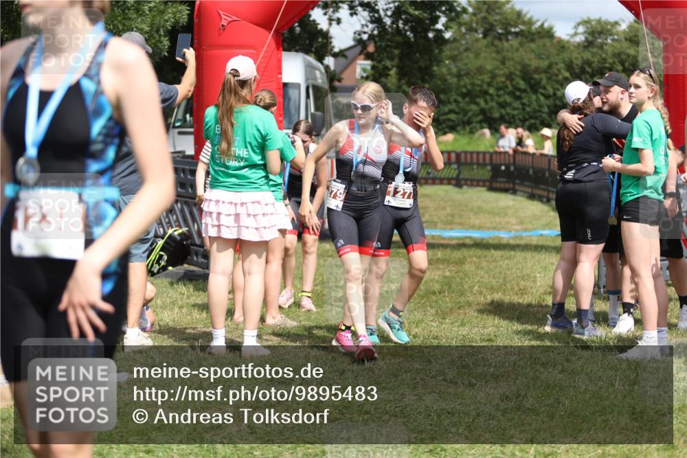 21.06.2026 - 29. Vierlanden-Triathlon Andreas Tolksdorf http://msf.ph/oto/9895483 21.06.2026 15:18:08 Ziel 1243, 1277, 1279, 1243, 1277, 1279 meine-sportfotos.de