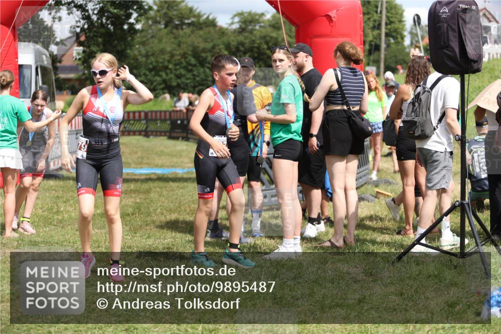 21.06.2026 - 29. Vierlanden-Triathlon Andreas Tolksdorf http://msf.ph/oto/9895487 21.06.2026 15:18:09 Ziel 1243, 1277, 1278, 1243, 1277, 1278 meine-sportfotos.de