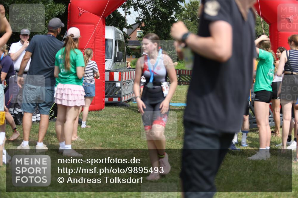 21.06.2026 - 29. Vierlanden-Triathlon Andreas Tolksdorf http://msf.ph/oto/9895493 21.06.2026 15:18:12 Ziel 1243, 1278, 1243, 1278 meine-sportfotos.de