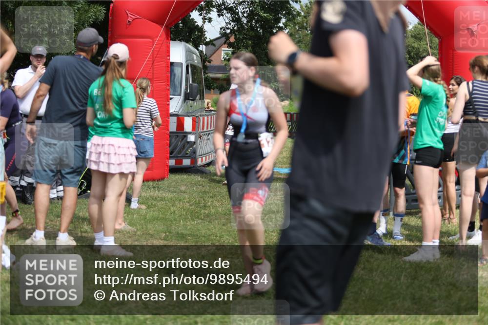 21.06.2026 - 29. Vierlanden-Triathlon Andreas Tolksdorf http://msf.ph/oto/9895494 21.06.2026 15:18:13 Ziel 1243, 1278, 1243, 1278 meine-sportfotos.de