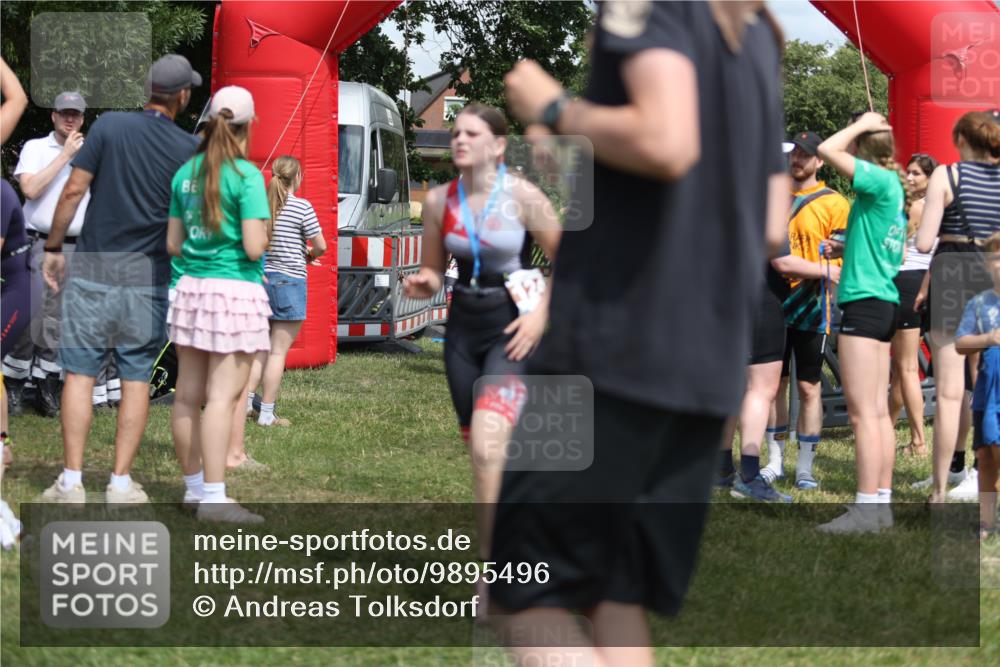21.06.2026 - 29. Vierlanden-Triathlon Andreas Tolksdorf http://msf.ph/oto/9895496 21.06.2026 15:18:13 Ziel 1243, 1278, 1243, 1278 meine-sportfotos.de