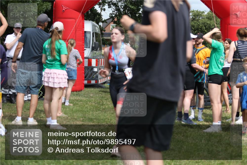 21.06.2026 - 29. Vierlanden-Triathlon Andreas Tolksdorf http://msf.ph/oto/9895497 21.06.2026 15:18:13 Ziel 1243, 1278, 1243, 1278 meine-sportfotos.de