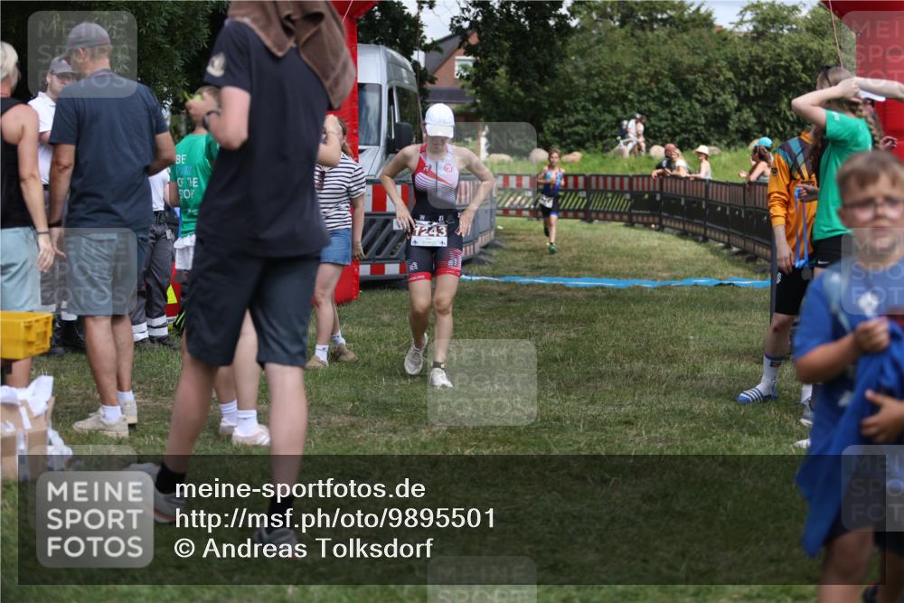 21.06.2026 - 29. Vierlanden-Triathlon Andreas Tolksdorf http://msf.ph/oto/9895501 21.06.2026 15:18:16 Ziel 1243, 1278, 1243, 1278 meine-sportfotos.de