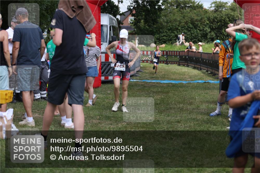 21.06.2026 - 29. Vierlanden-Triathlon Andreas Tolksdorf http://msf.ph/oto/9895504 21.06.2026 15:18:16 Ziel 1243, 1278, 1243, 1278 meine-sportfotos.de