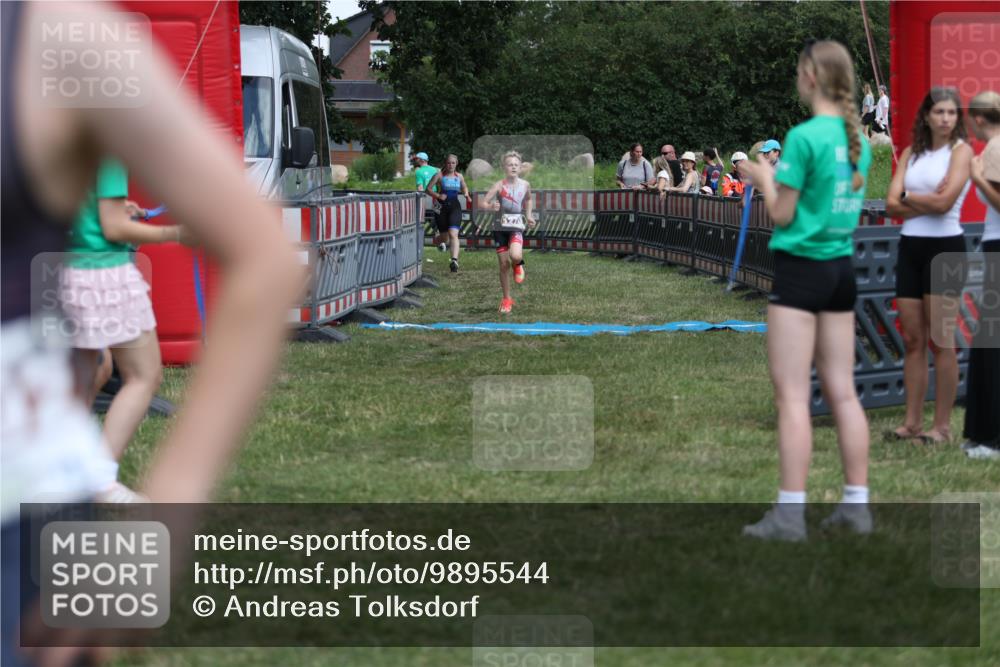 21.06.2026 - 29. Vierlanden-Triathlon Andreas Tolksdorf http://msf.ph/oto/9895544 21.06.2026 15:19:19 Ziel 1237, 1270, 1237, 1270 meine-sportfotos.de