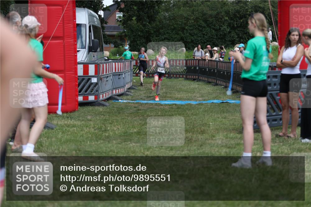 21.06.2026 - 29. Vierlanden-Triathlon Andreas Tolksdorf http://msf.ph/oto/9895551 21.06.2026 15:19:19 Ziel 1237, 1270, 1237, 1270 meine-sportfotos.de