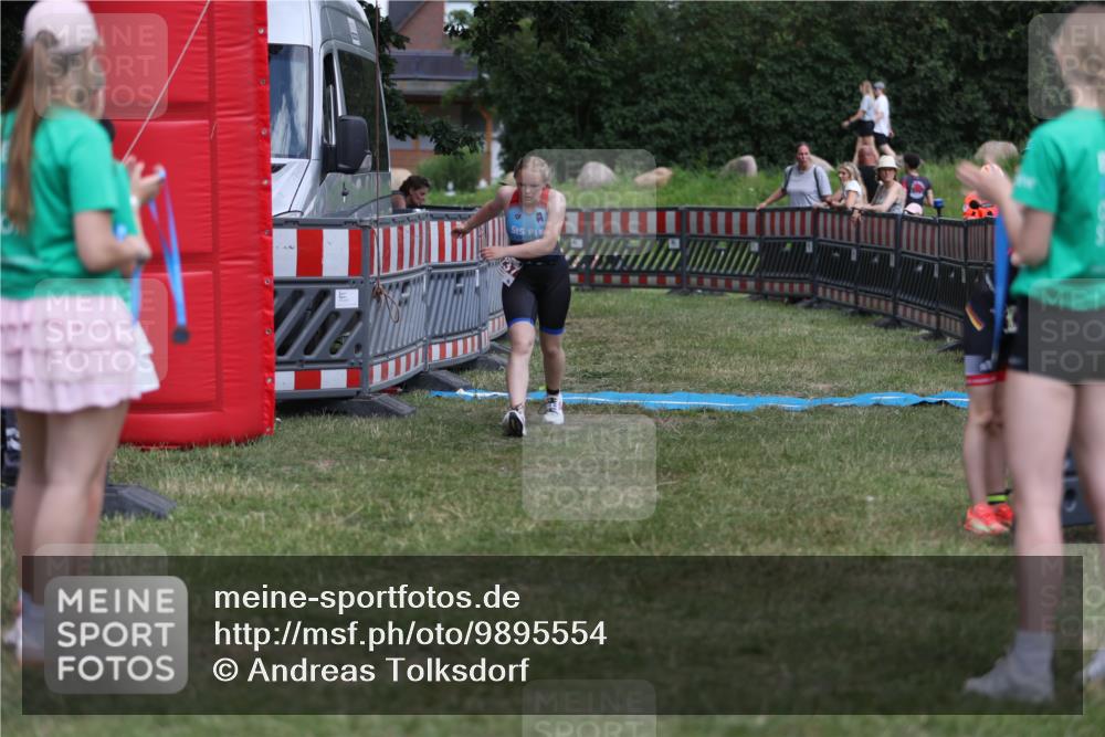 21.06.2026 - 29. Vierlanden-Triathlon Andreas Tolksdorf http://msf.ph/oto/9895554 21.06.2026 15:19:23 Ziel 1237, 1270, 1237, 1270 meine-sportfotos.de