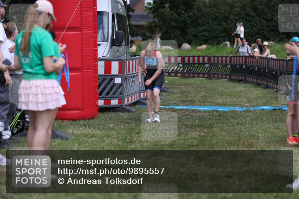 21.06.2026 - 29. Vierlanden-Triathlon Andreas Tolksdorf http://msf.ph/oto/9895557 21.06.2026 15:19:24 Ziel 1237, 1270, 1237, 1270 meine-sportfotos.de