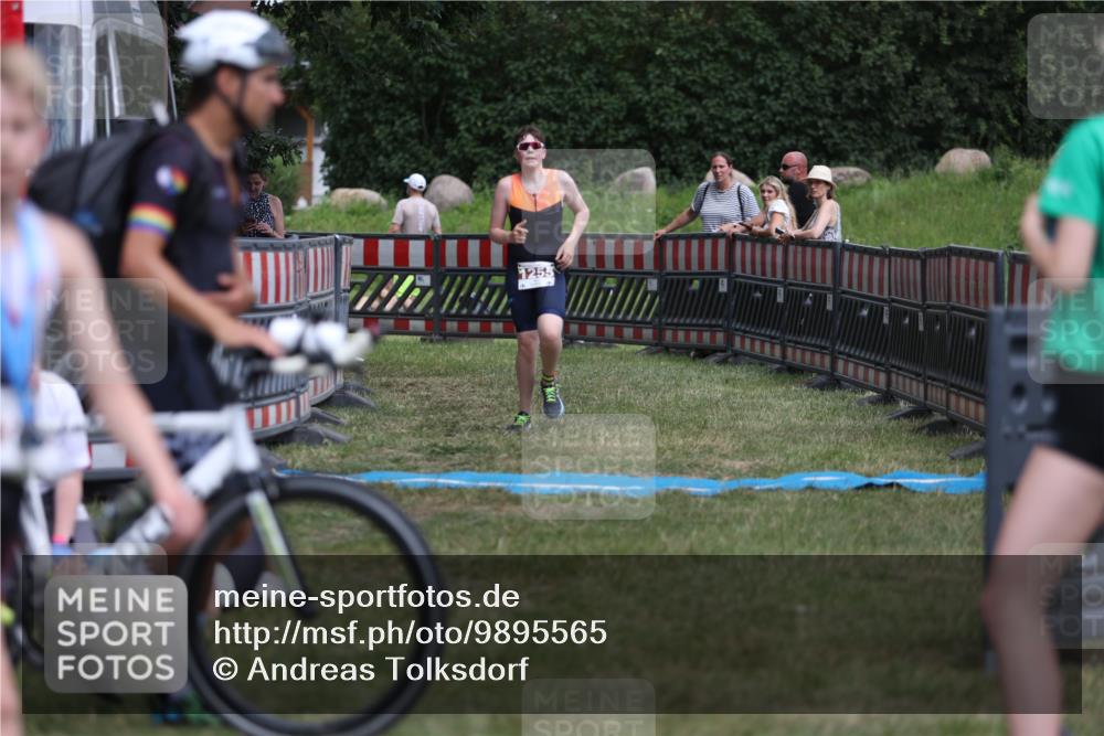21.06.2026 - 29. Vierlanden-Triathlon Andreas Tolksdorf http://msf.ph/oto/9895565 21.06.2026 15:19:43 Ziel 1255, 1255 meine-sportfotos.de