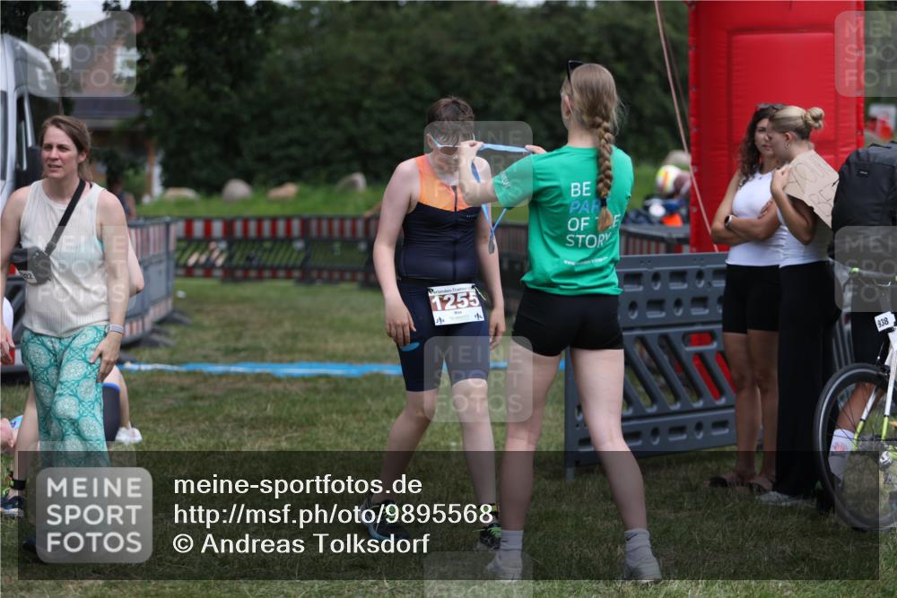 21.06.2026 - 29. Vierlanden-Triathlon Andreas Tolksdorf http://msf.ph/oto/9895568 21.06.2026 15:19:50 Ziel 1255, 1255 meine-sportfotos.de