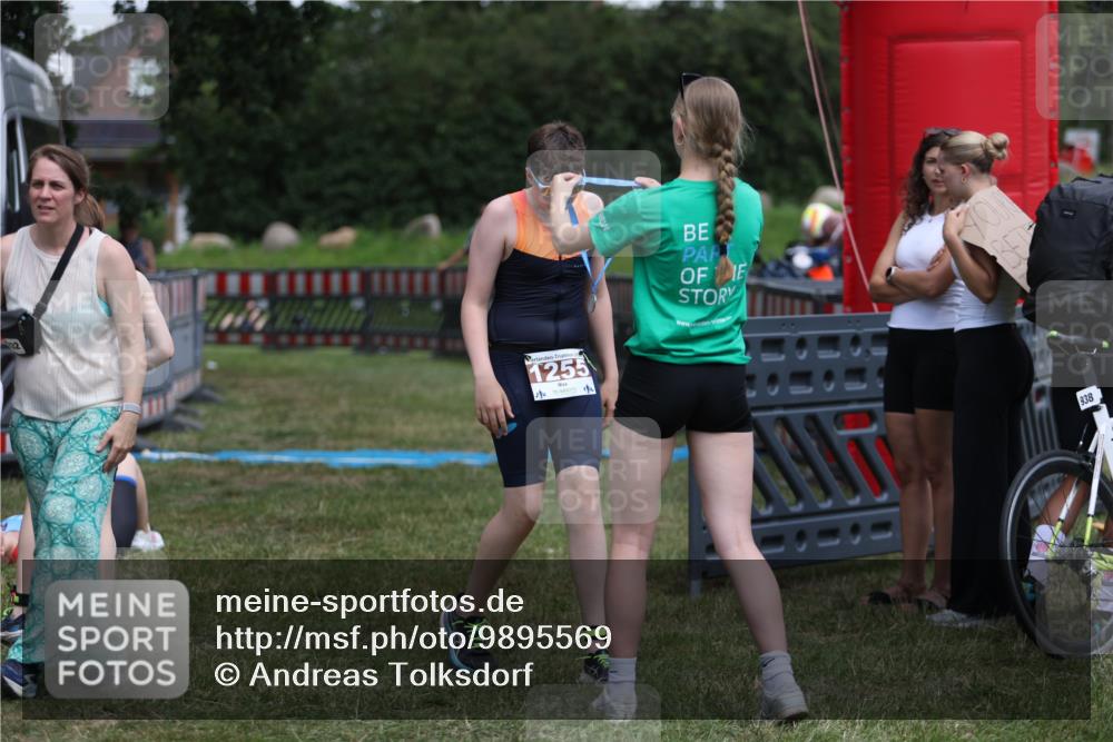 21.06.2026 - 29. Vierlanden-Triathlon Andreas Tolksdorf http://msf.ph/oto/9895569 21.06.2026 15:19:50 Ziel 1255, 1255 meine-sportfotos.de