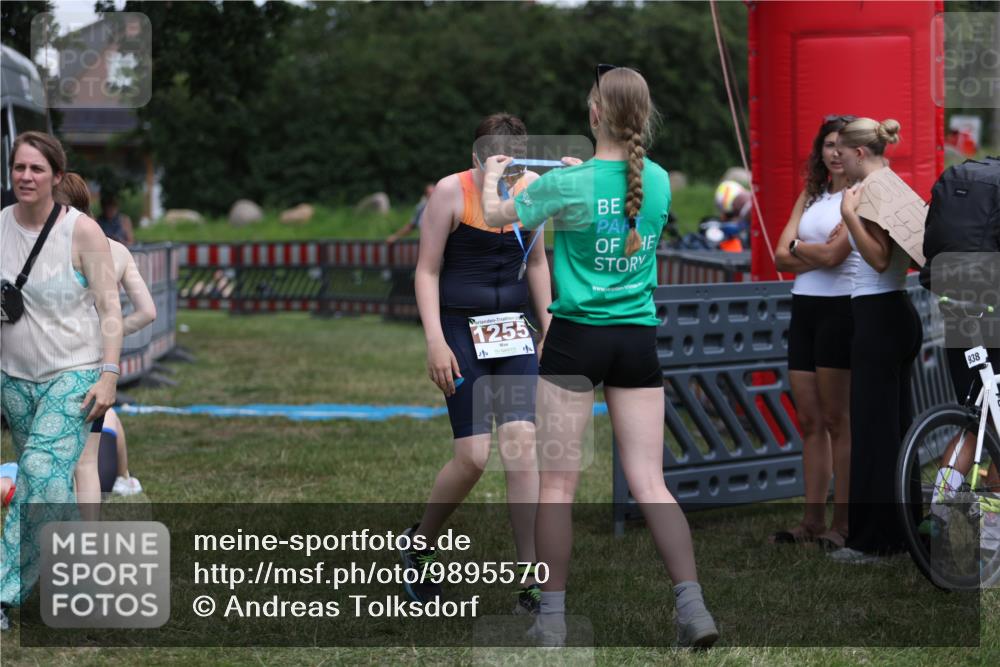 21.06.2026 - 29. Vierlanden-Triathlon Andreas Tolksdorf http://msf.ph/oto/9895570 21.06.2026 15:19:50 Ziel 1255, 1255 meine-sportfotos.de