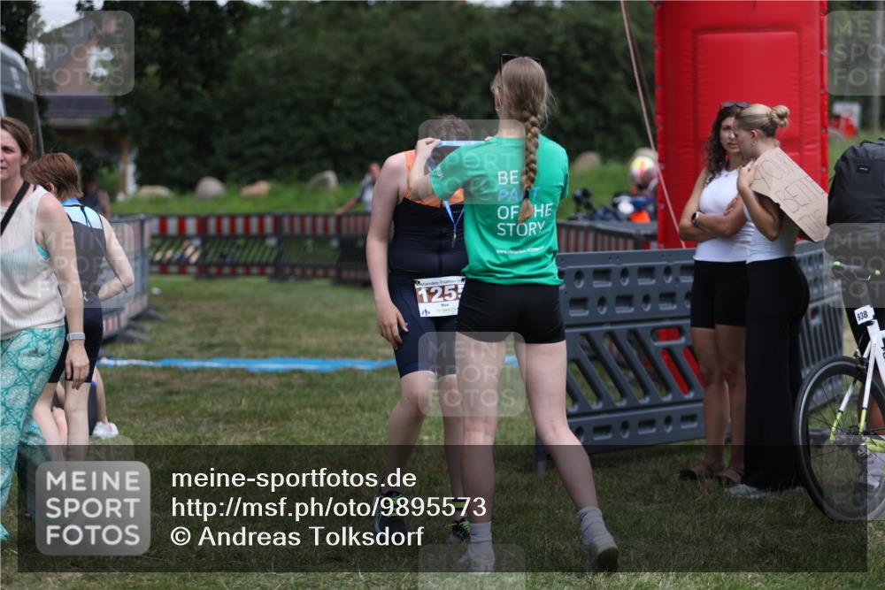 21.06.2026 - 29. Vierlanden-Triathlon Andreas Tolksdorf http://msf.ph/oto/9895573 21.06.2026 15:19:50 Ziel 1255, 1255 meine-sportfotos.de