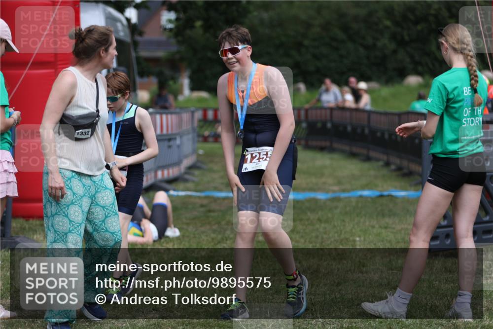 21.06.2026 - 29. Vierlanden-Triathlon Andreas Tolksdorf http://msf.ph/oto/9895575 21.06.2026 15:19:52 Ziel  meine-sportfotos.de