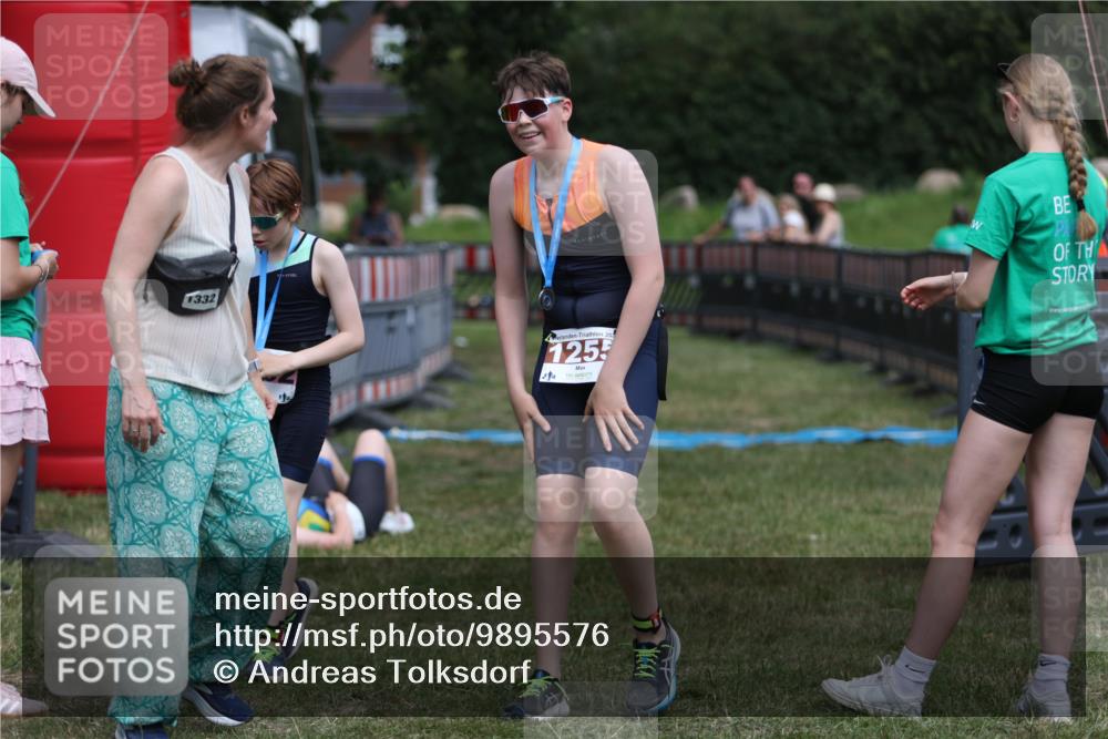 21.06.2026 - 29. Vierlanden-Triathlon Andreas Tolksdorf http://msf.ph/oto/9895576 21.06.2026 15:19:52 Ziel  meine-sportfotos.de