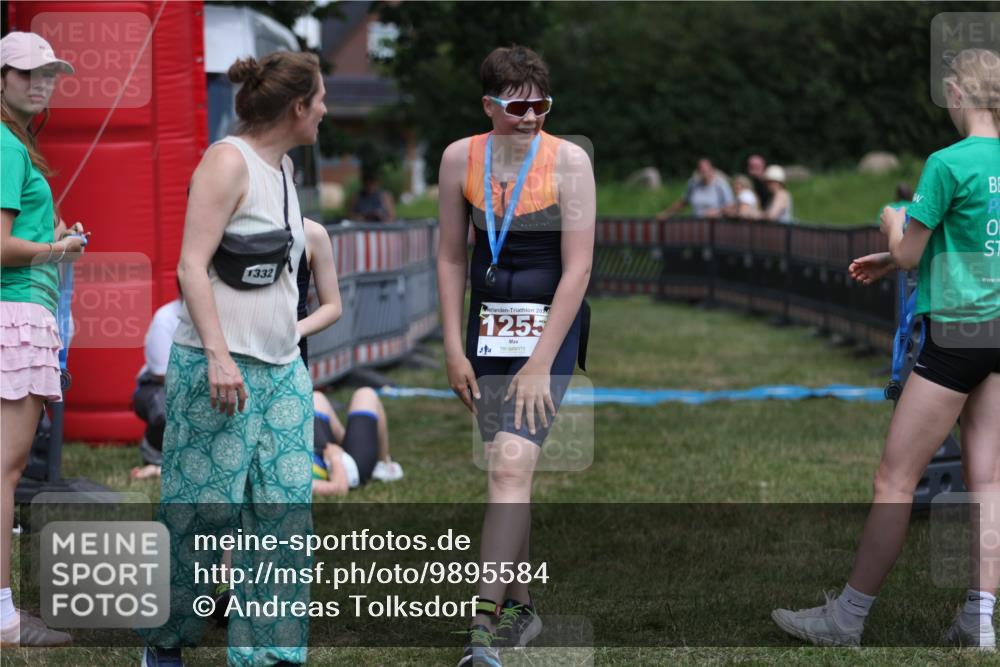 21.06.2026 - 29. Vierlanden-Triathlon Andreas Tolksdorf http://msf.ph/oto/9895584 21.06.2026 15:19:52 Ziel  meine-sportfotos.de