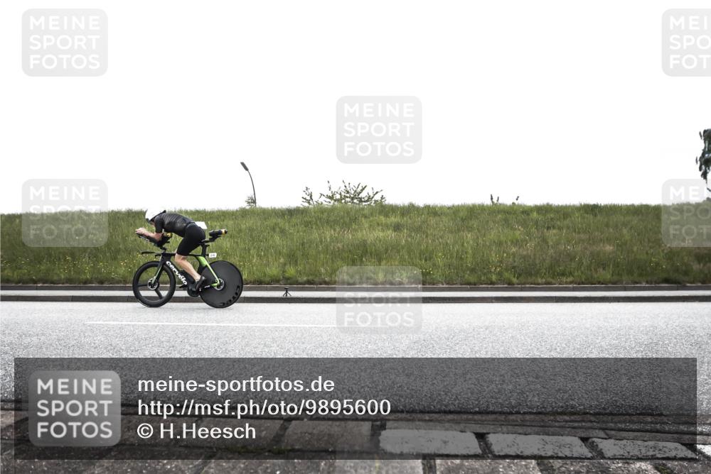 21.06.2026 - 29. Vierlanden-Triathlon H.Heesch http://msf.ph/oto/9895600 21.06.2026 09:36:27 Radfahren 23, 111, 216, 283 meine-sportfotos.de