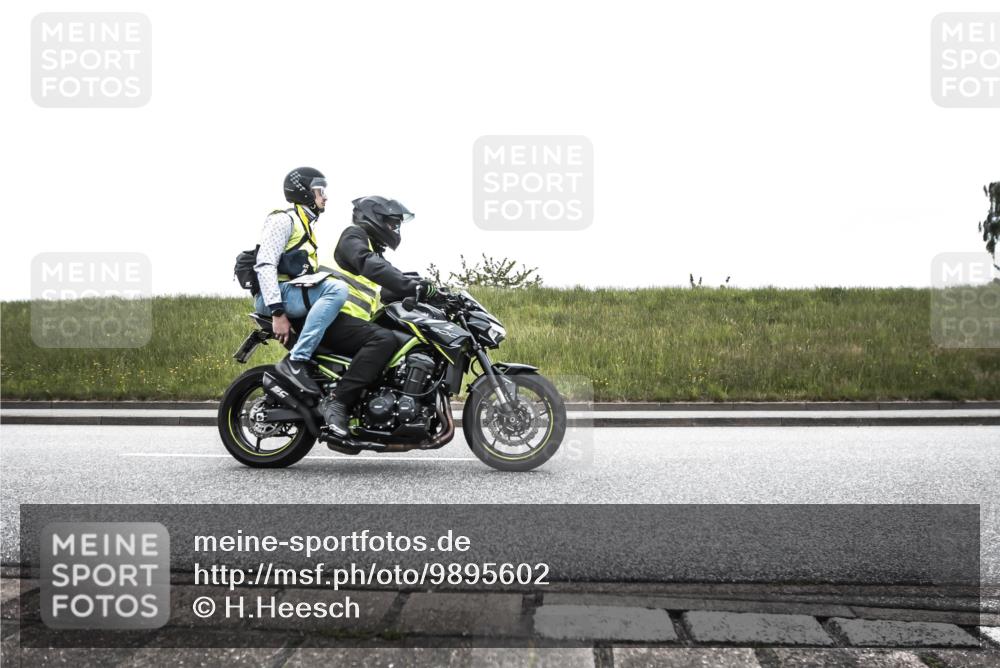 21.06.2026 - 29. Vierlanden-Triathlon H.Heesch http://msf.ph/oto/9895602 21.06.2026 09:37:59 Radfahren 2, 156, 240 meine-sportfotos.de