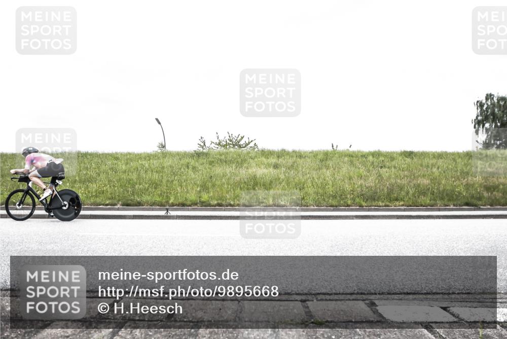 21.06.2026 - 29. Vierlanden-Triathlon H.Heesch http://msf.ph/oto/9895668 21.06.2026 09:55:42 Radfahren 35, 142, 154, 177, 184, 252 meine-sportfotos.de
