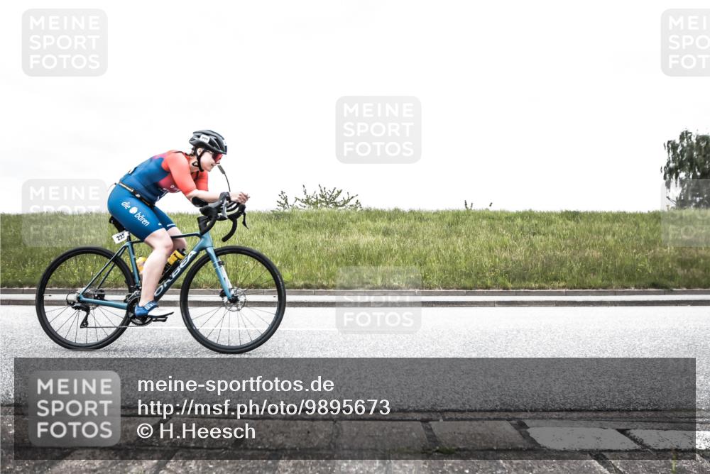 21.06.2026 - 29. Vierlanden-Triathlon H.Heesch http://msf.ph/oto/9895673 21.06.2026 09:57:32 Radfahren 159, 207, 233 meine-sportfotos.de