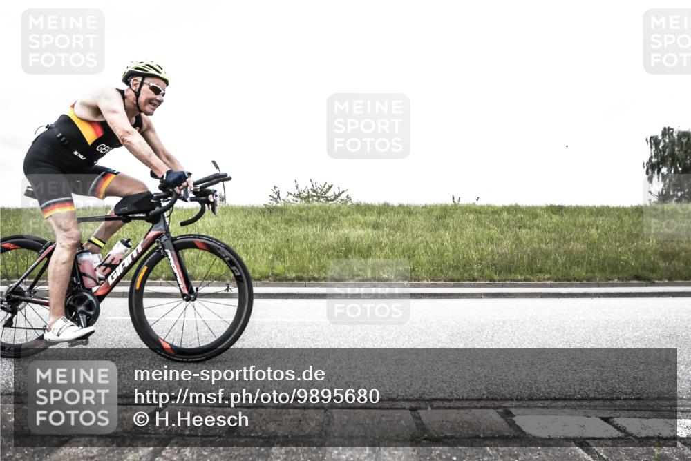 21.06.2026 - 29. Vierlanden-Triathlon H.Heesch http://msf.ph/oto/9895680 21.06.2026 10:00:10 Radfahren 217, 380 meine-sportfotos.de