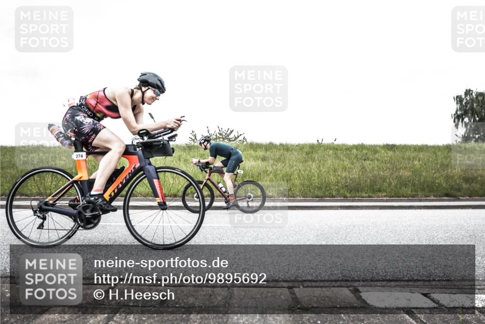21.06.2026 - 29. Vierlanden-Triathlon H.Heesch http://msf.ph/oto/9895692 21.06.2026 10:01:10 Radfahren 29, 40, 228, 274, 300, 390 meine-sportfotos.de