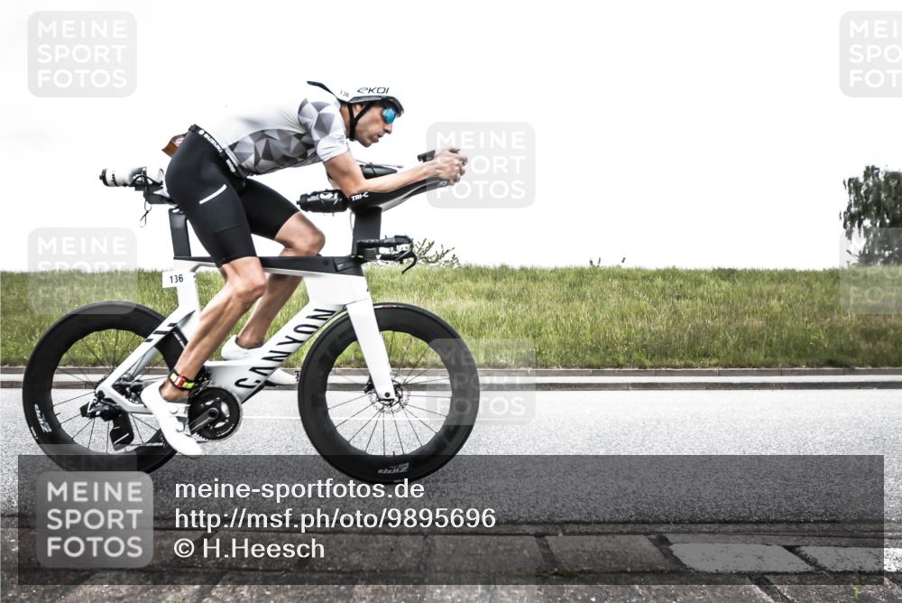 21.06.2026 - 29. Vierlanden-Triathlon H.Heesch http://msf.ph/oto/9895696 21.06.2026 10:01:32 Radfahren 122, 136, 157, 219, 311 meine-sportfotos.de