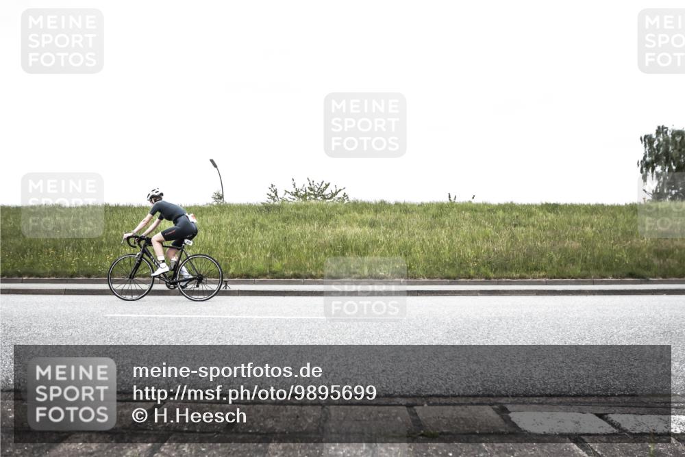 21.06.2026 - 29. Vierlanden-Triathlon H.Heesch http://msf.ph/oto/9895699 21.06.2026 10:03:19 Radfahren 39, 96, 236 meine-sportfotos.de