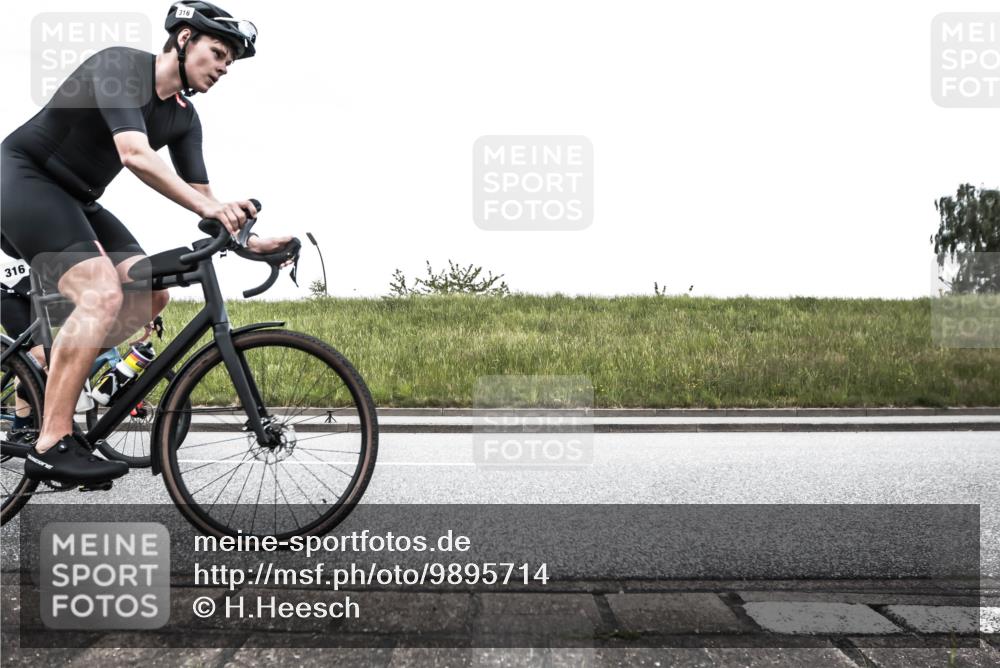21.06.2026 - 29. Vierlanden-Triathlon H.Heesch http://msf.ph/oto/9895714 21.06.2026 10:07:36 Radfahren 88, 216, 316, 336, 347 meine-sportfotos.de