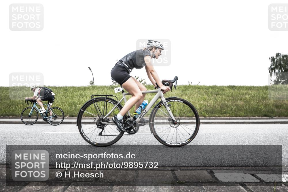 21.06.2026 - 29. Vierlanden-Triathlon H.Heesch http://msf.ph/oto/9895732 21.06.2026 10:16:27 Radfahren 83, 168, 249, 392, 409, 468, 473 meine-sportfotos.de