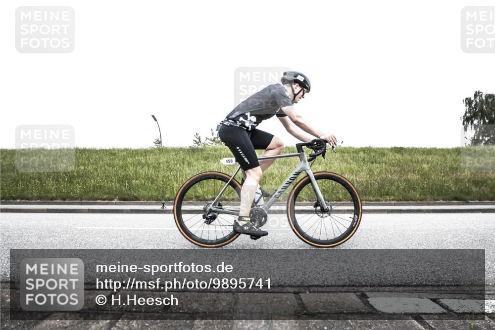 21.06.2026 - 29. Vierlanden-Triathlon H.Heesch http://msf.ph/oto/9895741 21.06.2026 10:17:45 Radfahren 63, 428, 458, 471, 475 meine-sportfotos.de
