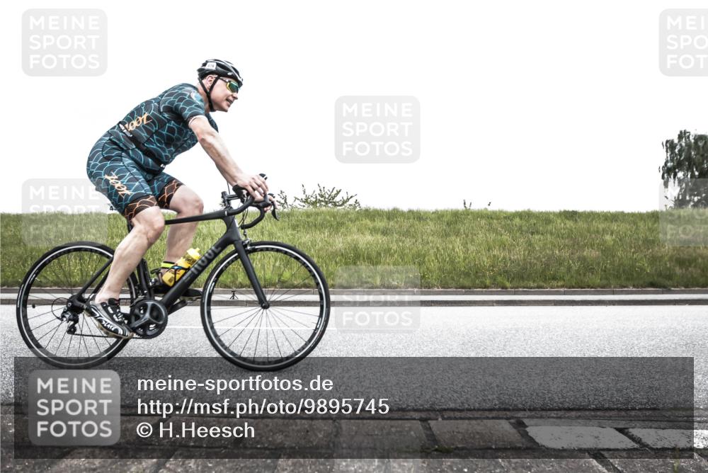 21.06.2026 - 29. Vierlanden-Triathlon H.Heesch http://msf.ph/oto/9895745 21.06.2026 10:18:08 Radfahren 64, 191, 439, 474, 477 meine-sportfotos.de