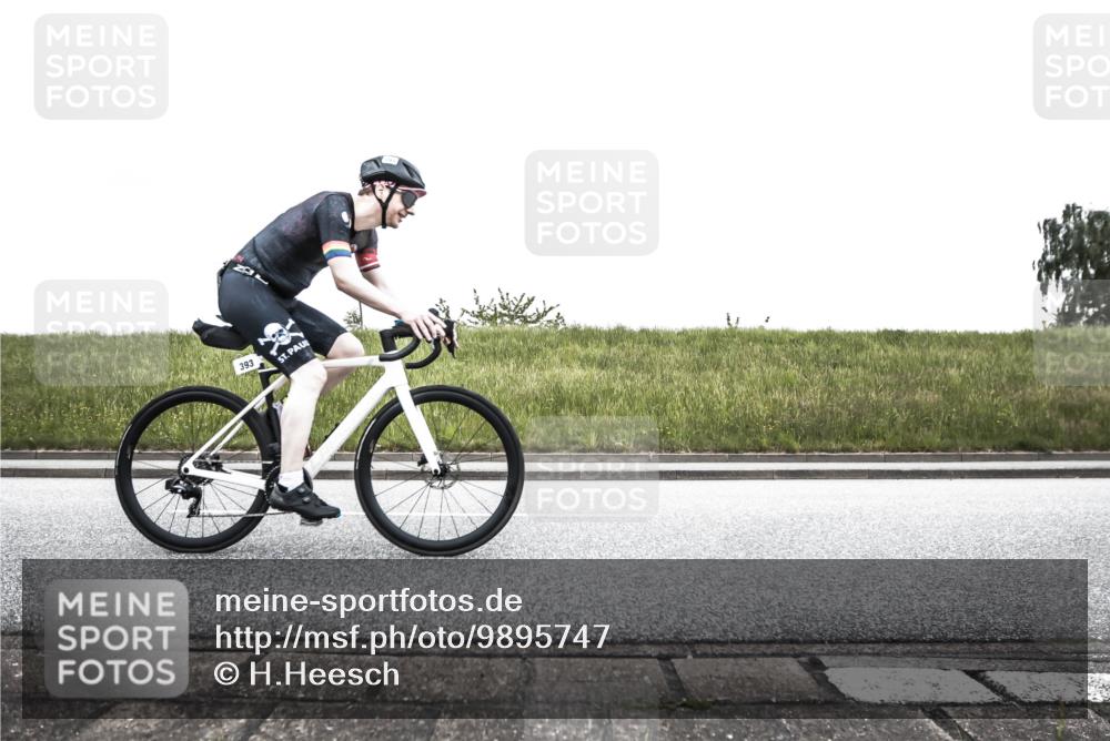 21.06.2026 - 29. Vierlanden-Triathlon H.Heesch http://msf.ph/oto/9895747 21.06.2026 10:18:29 Radfahren 87, 121, 393 meine-sportfotos.de