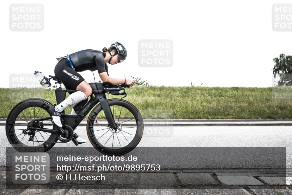 21.06.2026 - 29. Vierlanden-Triathlon H.Heesch http://msf.ph/oto/9895753 21.06.2026 10:19:12 Radfahren 24, 45, 247, 261, 418, 470 meine-sportfotos.de